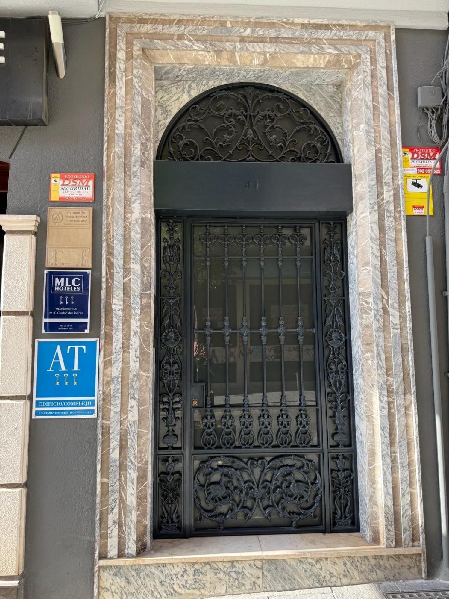 Apartamentos Mlc Ciudad De Linares Linares  Zewnętrze zdjęcie